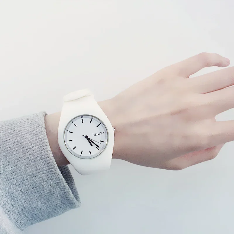 Silicone Band Women - 남자 시계 여자 크림 색상 울트라